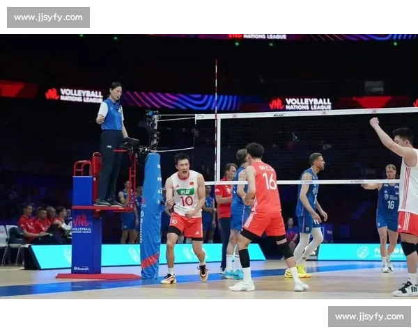中国男排 0-3 遭土耳其横扫 发球送 15 分 + 一传崩盘成致命伤 中国男排 0-3 遭土耳其横扫 发球送 15 分 + 一传崩盘成致命伤